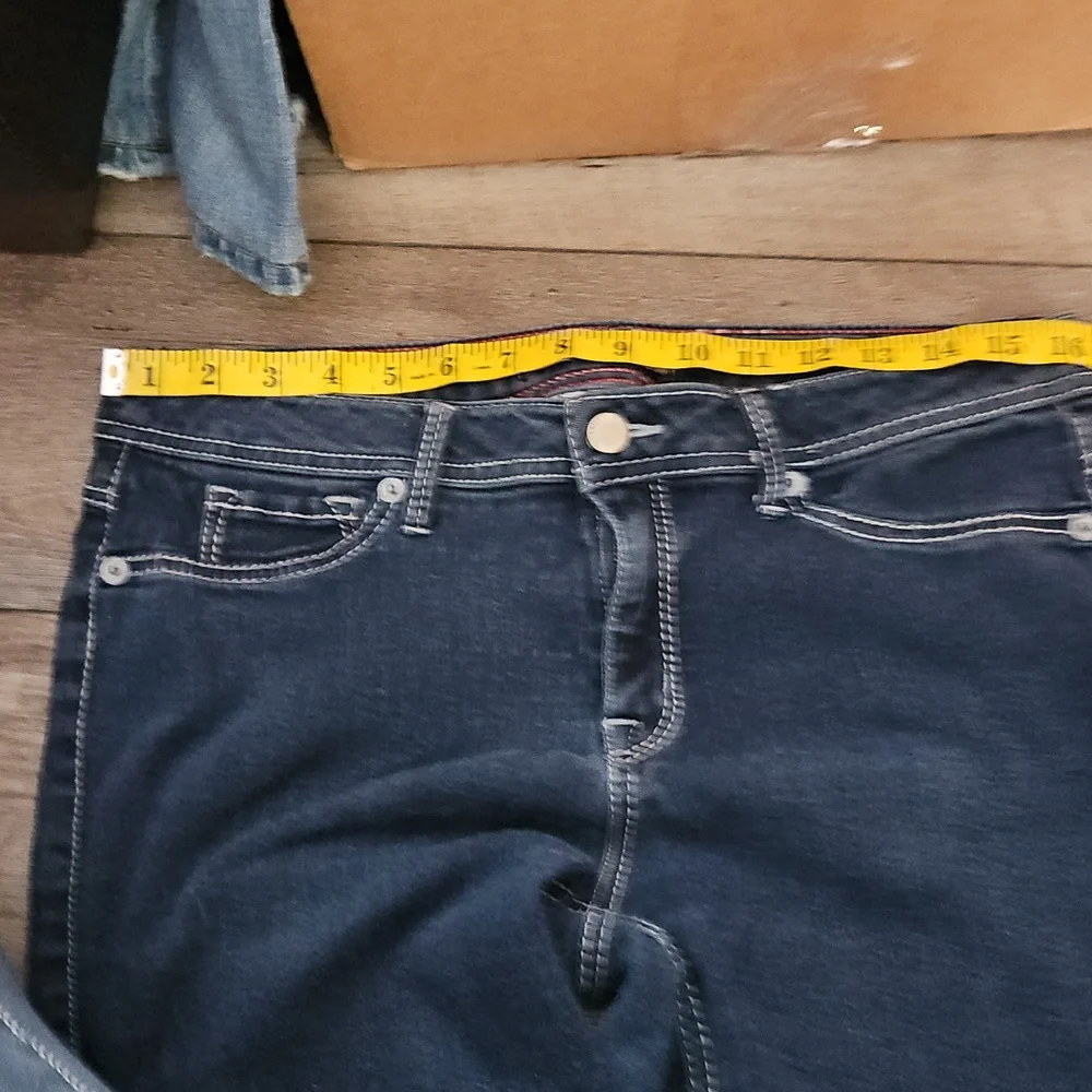 Dark Blue Denim Capri. 17/21 Exclusive Denim Womems Size 12 - Picture 3 of 10